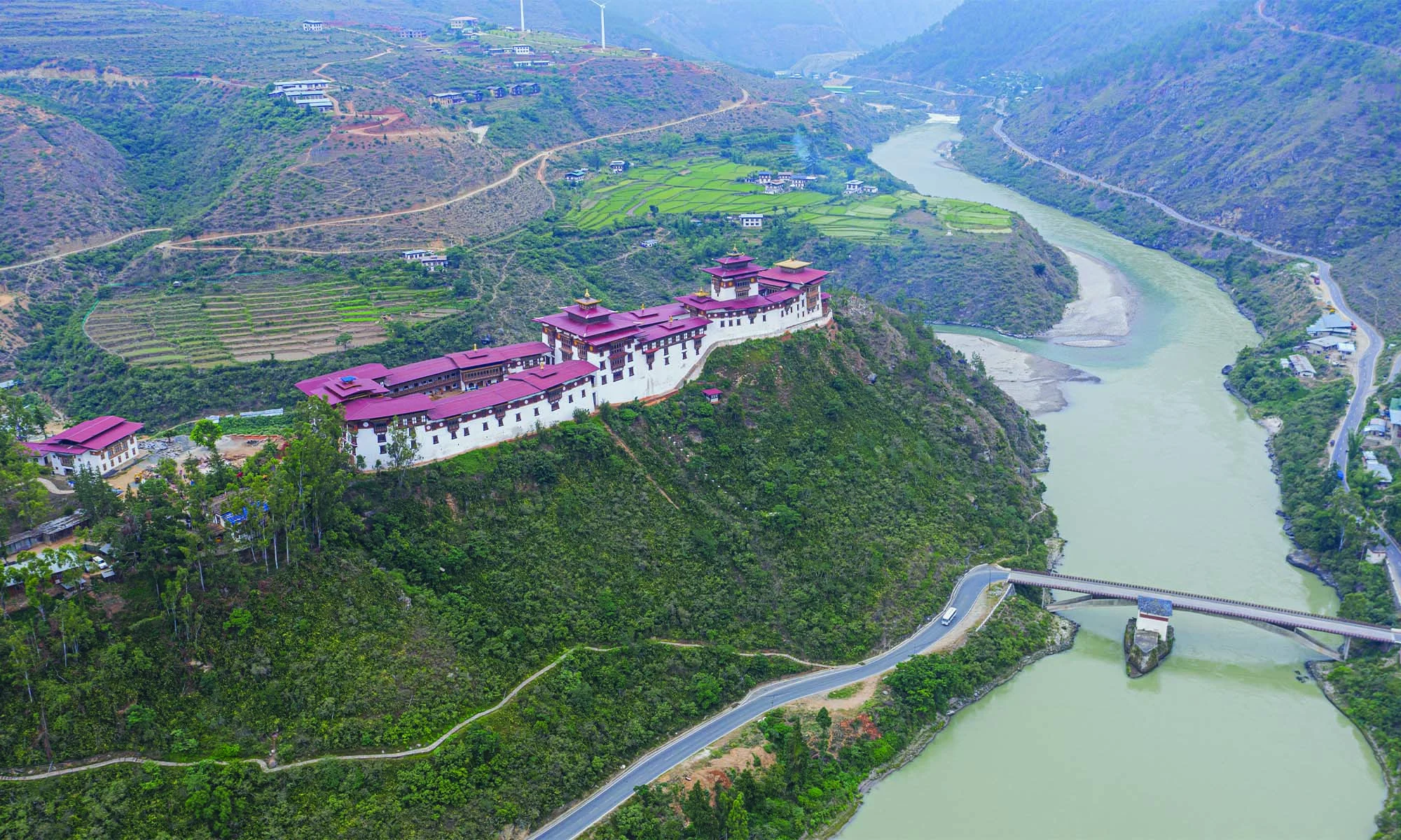 Wangdue Phodrang Dzong above the river